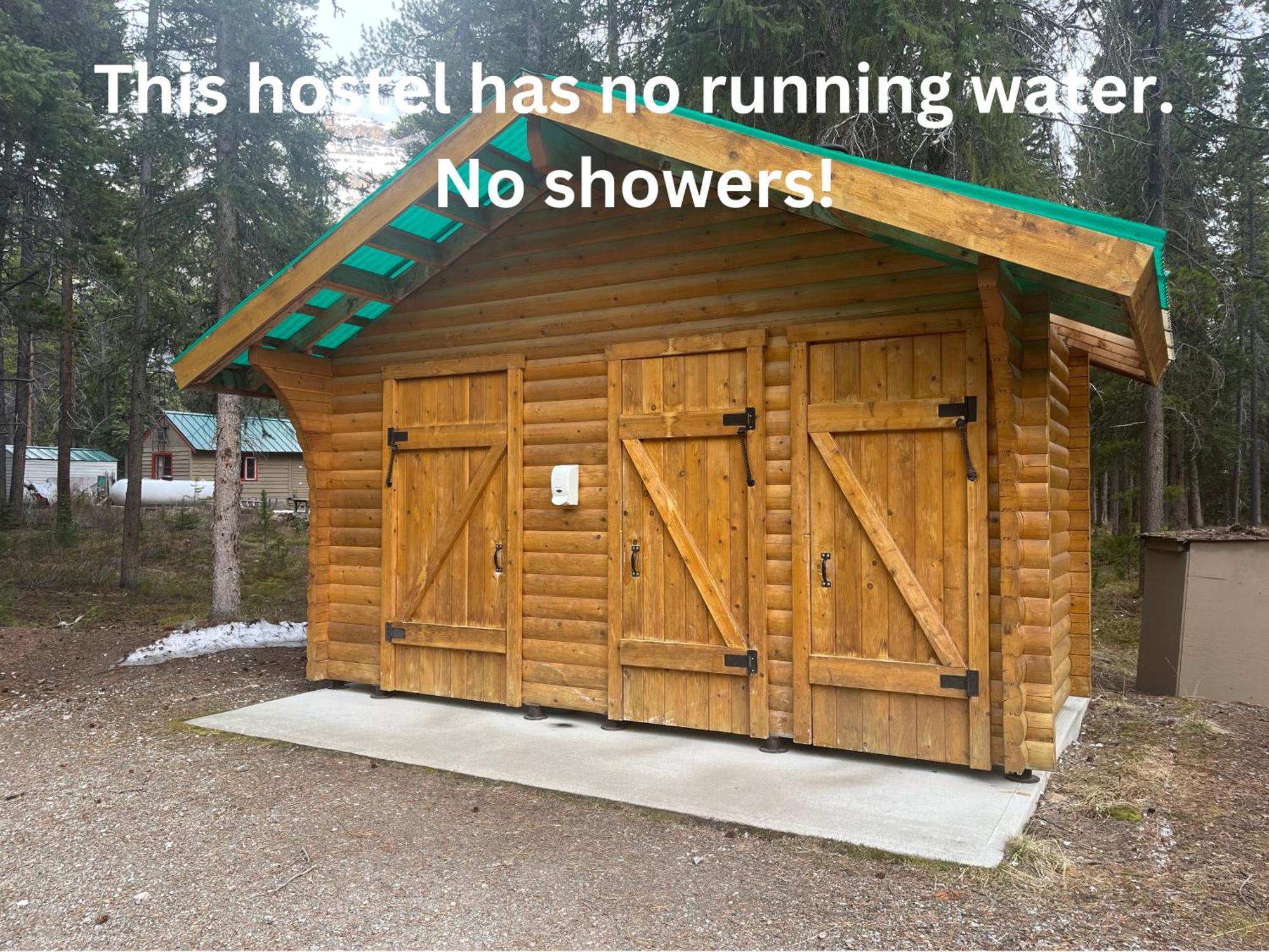 Hi Mosquito Creek - Wilderness Hostel Lago Louise Exterior foto