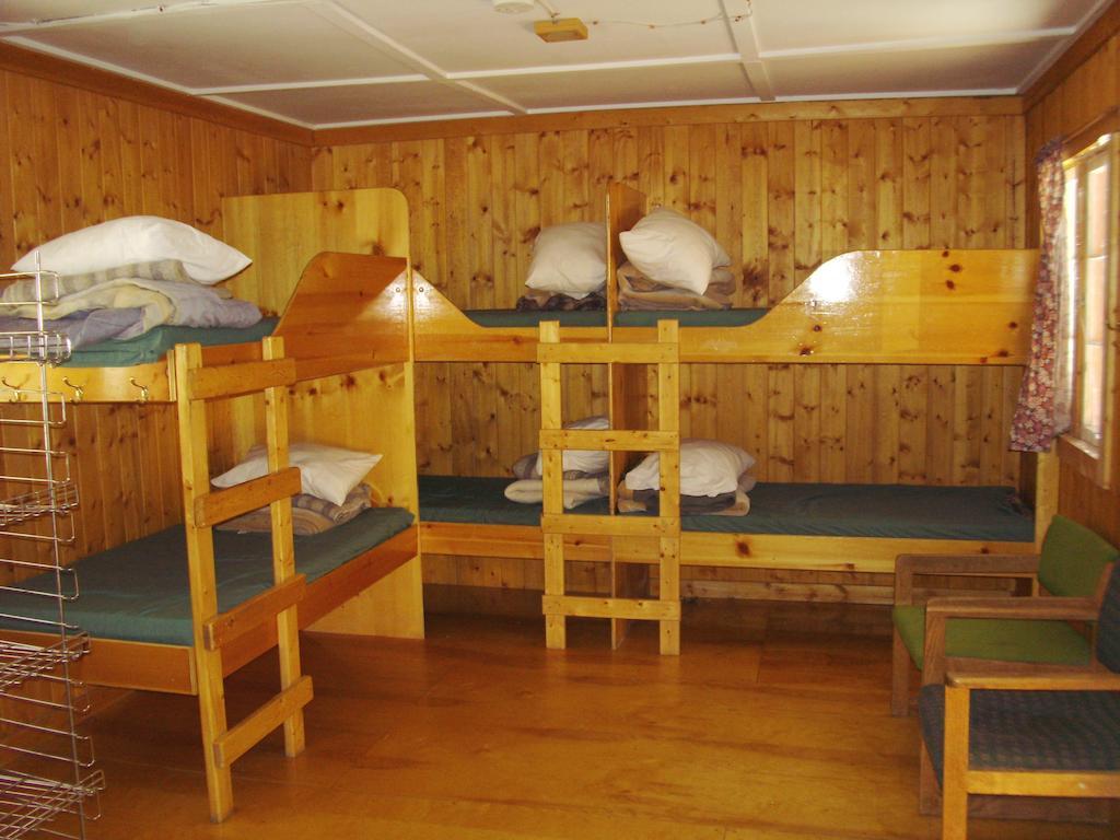 Hi Mosquito Creek - Wilderness Hostel Lago Louise Habitación foto